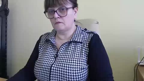 Snapshot of carolinedream_ chatting on 02/07/25, 08:01 CarolineDream online show from 02/07/25, 08:01