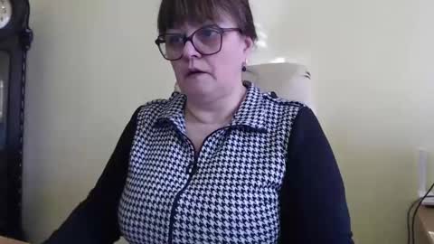 Snapshot of carolinedream_ chatting on 02/11/25, 07:54 CarolineDream online show from 02/11/25, 07:54