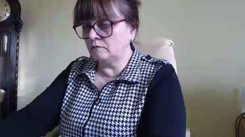 Snapshot of carolinedream_ chatting on 02/13/25, 06:30 CarolineDream online show from 02/13/25, 06:30