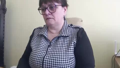 Snapshot of carolinedream_ chatting on 02/19/25, 07:06 CarolineDream online show from 02/19/25, 07:06