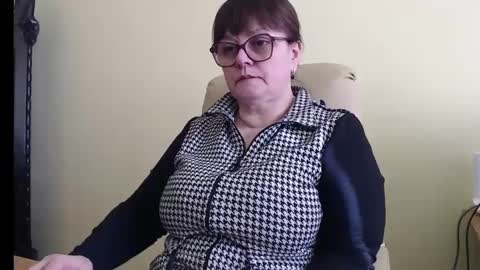 Snapshot of carolinedream_ chatting on 02/26/25, 06:37 CarolineDream online show from 02/26/25, 06:37