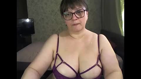 Snapshot of carolinedream_ chatting on 03/08/25, 05:07 CarolineDream online show from 03/08/25, 05:07