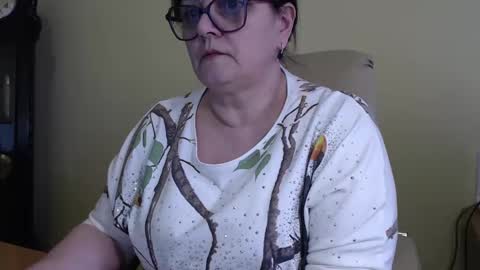 Snapshot of carolinedream_ chatting on 03/12/25, 01:19 CarolineDream online show from 03/12/25, 01:19