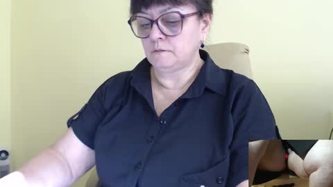 Snapshot of carolinedream_ chatting on 09/09/25, 06:13 CarolineDream online show from 09/09/25, 06:13