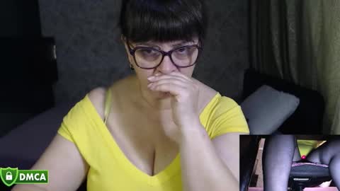 Snapshot of carolinedream_ chatting on 09/12/25, 04:45 CarolineDream online show from 09/12/25, 04:45