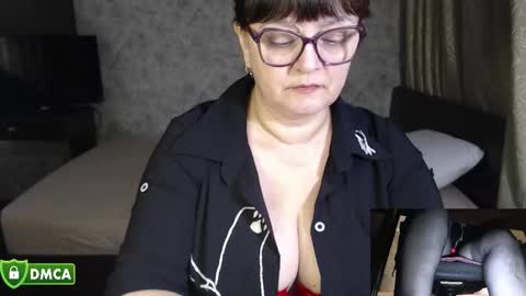 Snapshot of carolinedream_ chatting on 09/26/25, 06:12 CarolineDream online show from 09/26/25, 06:12