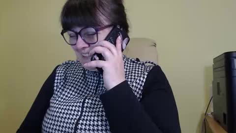 Snapshot of carolinedream_ chatting on 10/09/25, 05:27 CarolineDream online show from 10/09/25, 05:27