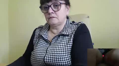 Snapshot of carolinedream_ chatting on 10/21/25, 05:41 CarolineDream online show from 10/21/25, 05:41