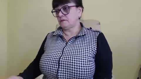 Snapshot of carolinedream_ chatting on 10/29/25, 06:59 CarolineDream online show from 10/29/25, 06:59