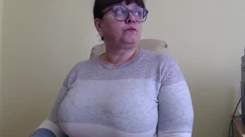 Snapshot of carolinedream_ chatting on 10/30/25, 07:10 CarolineDream online show from 10/30/25, 07:10