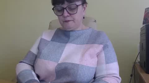 Snapshot of carolinedream_ chatting on 11/04/25, 08:24 CarolineDream online show from 11/04/25, 08:24