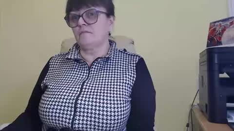 Snapshot of carolinedream_ chatting on 11/06/25, 11:55 CarolineDream online show from 11/06/25, 11:55