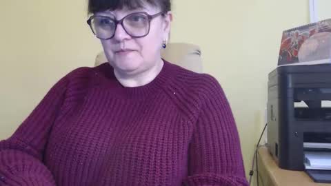 Snapshot of carolinedream_ chatting on 11/10/25, 06:34 CarolineDream online show from 11/10/25, 06:34