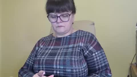 Snapshot of carolinedream_ chatting on 11/17/25, 06:19 CarolineDream online show from 11/17/25, 06:19