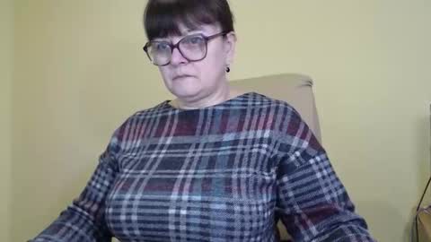 Snapshot of carolinedream_ chatting on 11/19/25, 06:24 CarolineDream online show from 11/19/25, 06:24