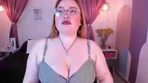 Carolinee  online show from 09/16/25, 09:27