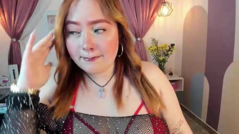 Carolinee  online show from 09/27/25, 03:00