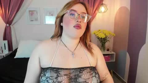 Carolinee  online show from 10/03/25, 03:25