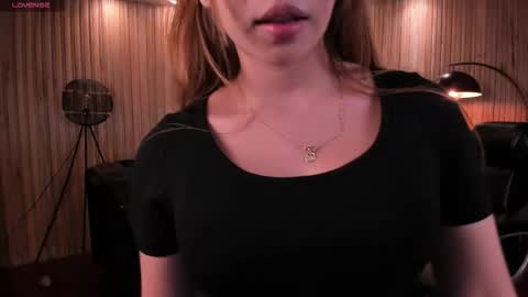 Caro online show from 11/28/25, 10:40