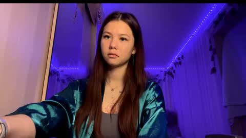 Snapshot of carolynexford chatting on 11/22/25, 09:08 Emma online show from 11/22/25, 09:08