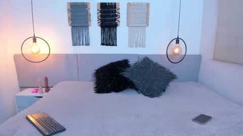 Carrie online show from 11/11/25, 01:44