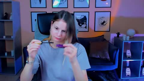 carrie_roses online show from 10/13/25, 04:12