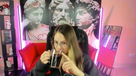 carrie_roses online show from 11/19/25, 02:22