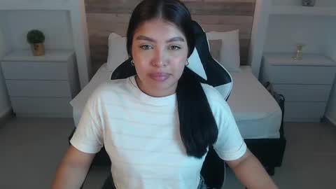 carriepink_ online show from 09/24/25, 11:13