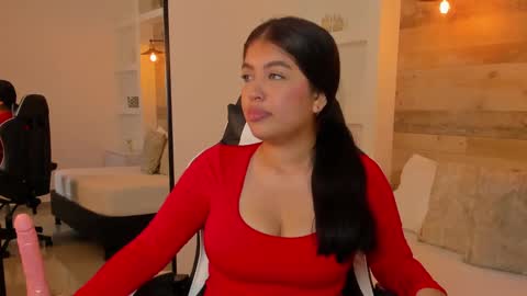 carriepink_ online show from 09/26/25, 11:36