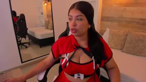 carriepink_ online show from 10/07/25, 11:51