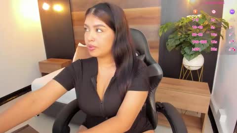 carriepink_ online show from 11/05/25, 11:43