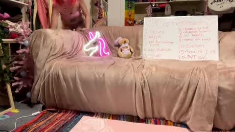 Snapshot of cartierrosee chatting on 12/02/24, 05:37 cartierosee online show from 12/02/24, 05:37