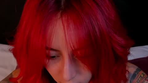 Snapshot of casandra_busting chatting on 02/28/25, 01:03 Casandra online show from 02/28/25, 01:03