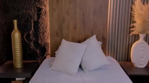 Snapshot of casandra_busting chatting on 09/12/25, 07:03 Casandra online show from 09/12/25, 07:03