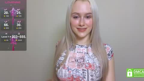 Snapshot of caseylabow chatting on 12/04/24, 01:42 My name is Casey... Nice to meet you I will be happy to have funthumbs up please its important online show from 12/04/24, 01:42