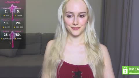Snapshot of caseylabow chatting on 01/11/25, 11:45 My name is Casey... Nice to meet you I will be happy to have funthumbs up please its important online show from 01/11/25, 11:45
