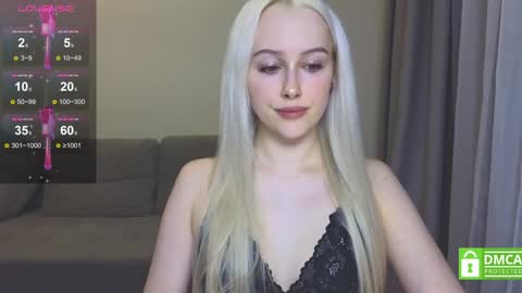Snapshot of caseylabow chatting on 01/12/25, 02:41 My name is Casey... Nice to meet you I will be happy to have funthumbs up please its important online show from 01/12/25, 02:41