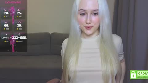 Snapshot of caseylabow chatting on 01/22/25, 10:18 My name is Casey... Nice to meet you I will be happy to have funthumbs up please its important online show from 01/22/25, 10:18