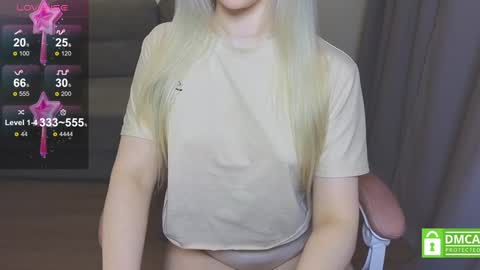 Snapshot of caseylabow chatting on 01/22/25, 01:21 My name is Casey... Nice to meet you I will be happy to have funthumbs up please its important online show from 01/22/25, 01:21