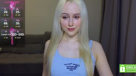 Snapshot of caseylabow chatting on 02/05/25, 11:44 My name is Casey... Nice to meet you I will be happy to have funthumbs up please its important online show from 02/05/25, 11:44