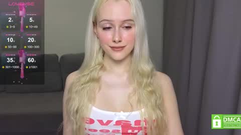 Snapshot of caseylabow chatting on 02/15/25, 11:17 My name is Casey... Nice to meet you I will be happy to have funthumbs up please its important online show from 02/15/25, 11:17