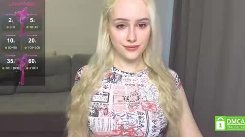 Snapshot of caseylabow chatting on 02/22/25, 03:23 My name is Casey... Nice to meet you I will be happy to have funthumbs up please its important online show from 02/22/25, 03:23