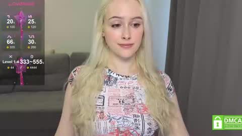 Snapshot of caseylabow chatting on 02/22/25, 06:28 My name is Casey... Nice to meet you I will be happy to have funthumbs up please its important online show from 02/22/25, 06:28
