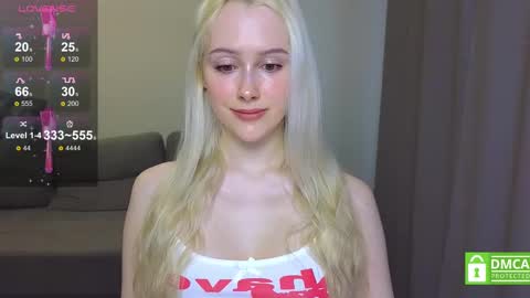 Snapshot of caseylabow chatting on 03/07/25, 02:46 My name is Casey... Nice to meet you I will be happy to have funthumbs up please its important online show from 03/07/25, 02:46