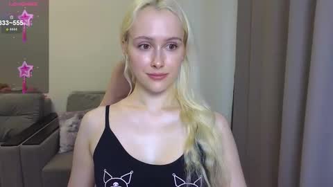 Snapshot of caseylabow chatting on 10/11/25, 10:25 My name is Casey... Nice to meet you I will be happy to have funthumbs up please its important online show from 10/11/25, 10:25