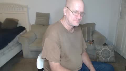 Snapshot of casinocam chatting on 02/06/25, 11:43 CasinoCam online show from 02/06/25, 11:43