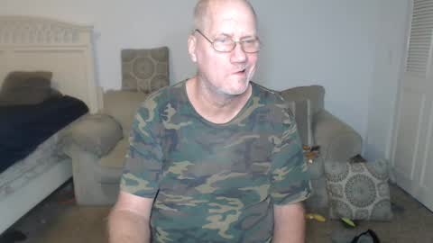 Snapshot of casinocam chatting on 02/14/25, 11:42 CasinoCam online show from 02/14/25, 11:42