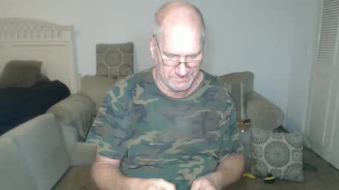 Snapshot of casinocam chatting on 02/14/25, 10:14 CasinoCam online show from 02/14/25, 10:14