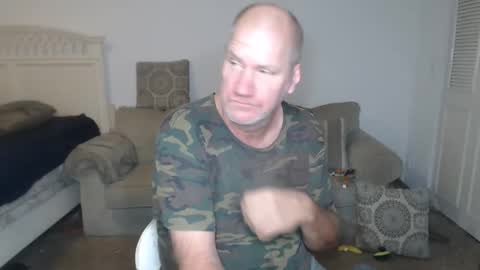 Snapshot of casinocam chatting on 02/15/25, 11:17 CasinoCam online show from 02/15/25, 11:17