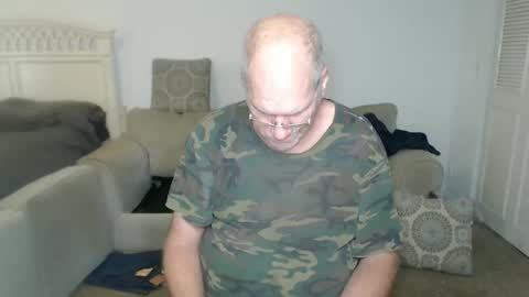 Snapshot of casinocam chatting on 02/17/25, 04:59 CasinoCam online show from 02/17/25, 04:59